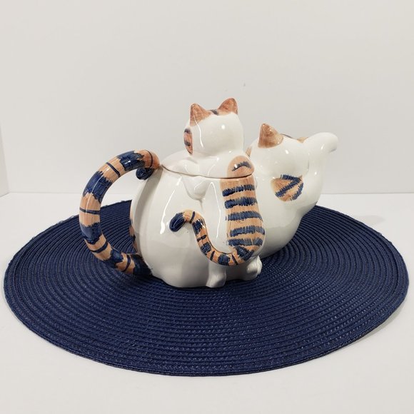 Vintage Calico Momma Cat with Cute Little Kitten Teapot - Picture 3 of 8
